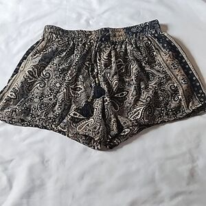 NWOT BohoLove Shorts SzM/L